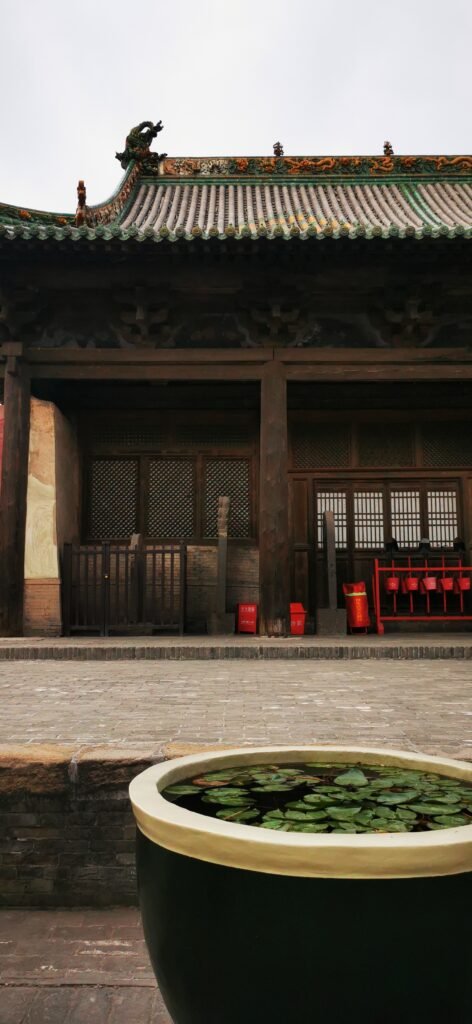 typical ternary form facade